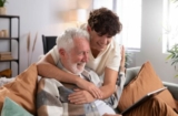 Promoción Apumanque Día del Abuelo: Descarga tu cupón para un café gratis junto a tu abuelo